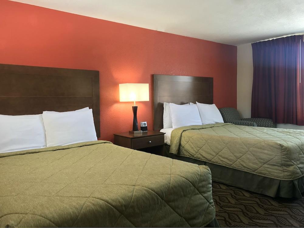 Super 8 By Wyndham Greensburg Buitenkant foto