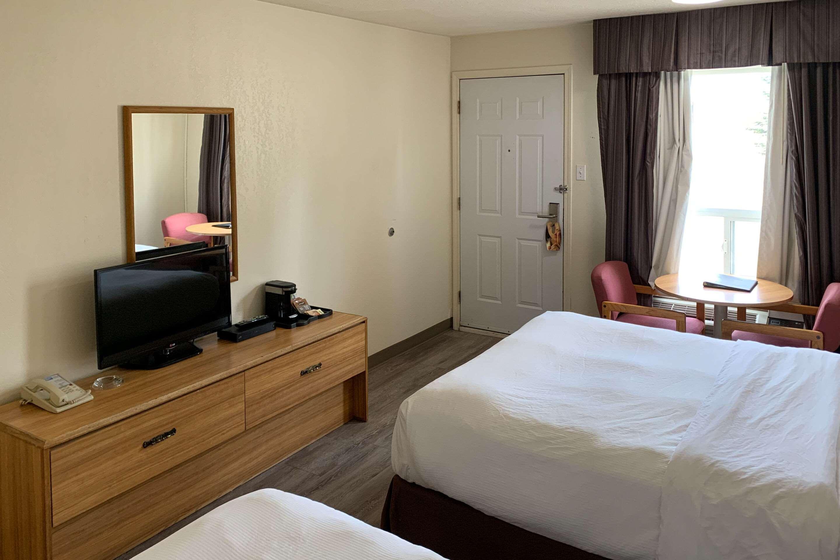 Super 8 By Wyndham Greensburg Buitenkant foto