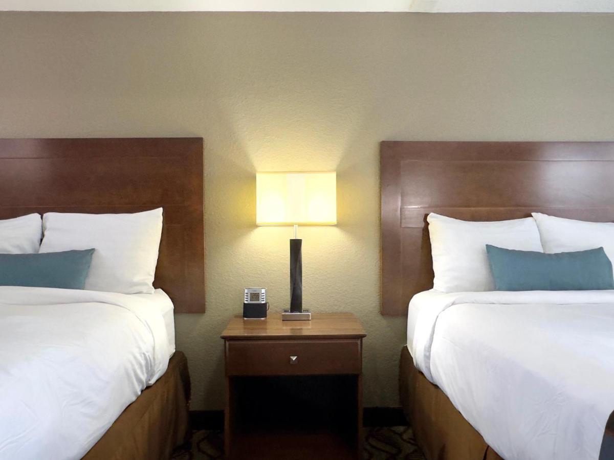 Super 8 By Wyndham Greensburg Buitenkant foto